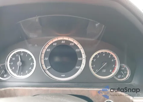 2011 Mercedes-Benz E 350 4Matic z USA, uszkodzony, nr VIN WDDHF8HB2BA482172